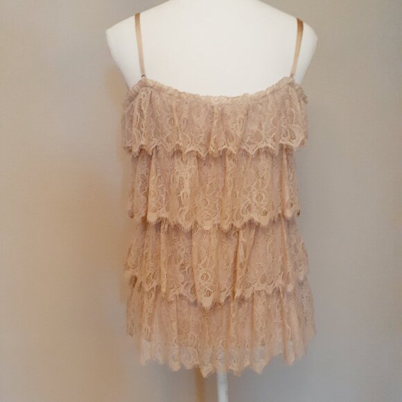 Robbi & Nikki Tiered Lace Top - Picture 4 of 13